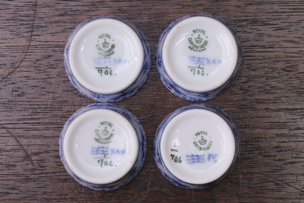 アンティーク雑貨　中古　ROYAL COPENHAGEN(ロイヤルコペンハーゲン)　BLUE FLUTED FULL LACE(ブルーフルーテッド フルレース) 小皿&ソーサー4客セット(洋食器)
