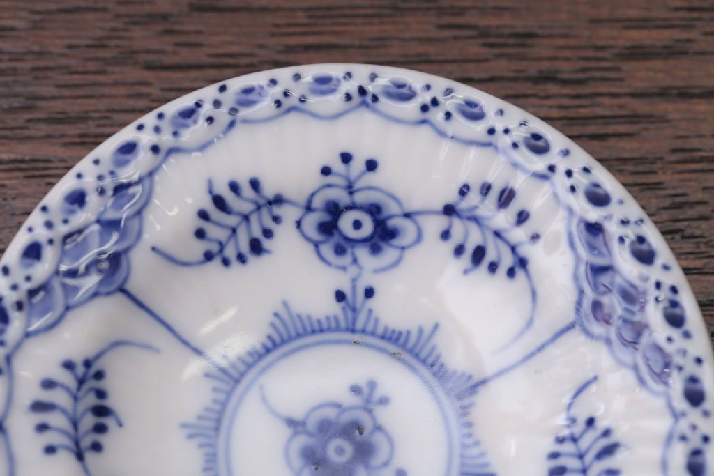 アンティーク雑貨　中古　ROYAL COPENHAGEN(ロイヤルコペンハーゲン)　BLUE FLUTED FULL LACE(ブルーフルーテッド フルレース) 小皿&ソーサー4客セット(洋食器)