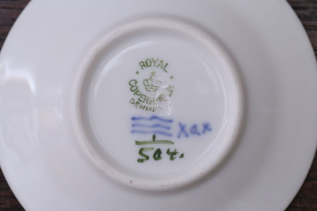 アンティーク雑貨　中古　ROYAL COPENHAGEN(ロイヤルコペンハーゲン)　BLUE FLUTED FULL LACE(ブルーフルーテッド フルレース) 小皿&ソーサー4客セット(洋食器)