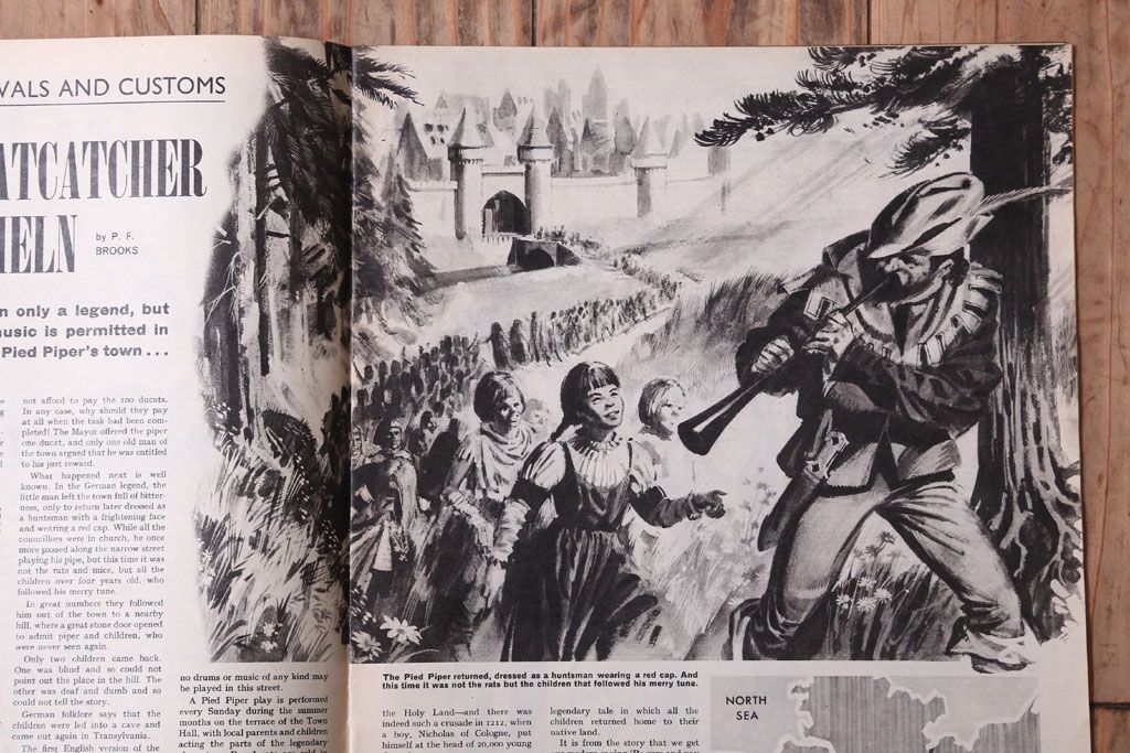 アンティーク雑貨　イギリスビンテージ　1967年　LOOK AND LEARN 児童雑誌(コミック)5冊セット(2)