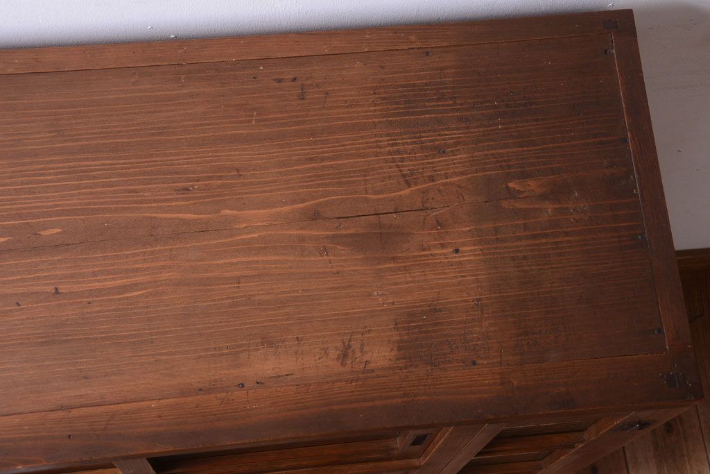 レトロ家具　昭和レトロ　モールガラス入り!古い木製の収納棚(下駄箱)(1)
