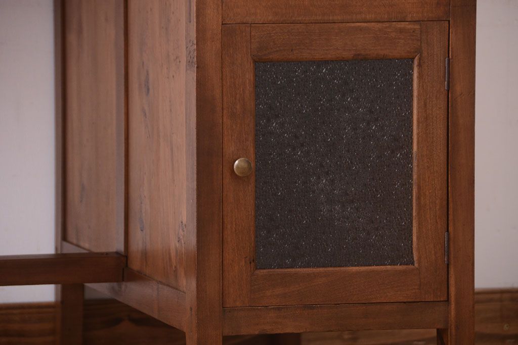 レトロ家具　和製アンティーク　ダイヤガラス入り!古いカバ材製のレトロな片袖机(勉強机・デスク)