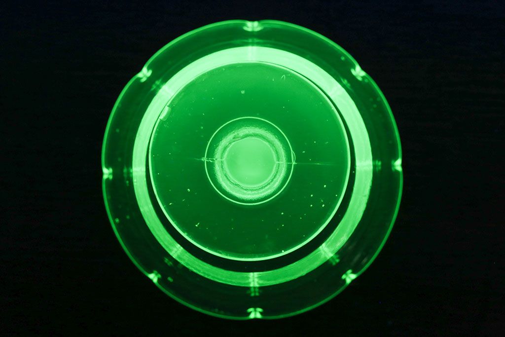 アンティーク雑貨　和製アンティーク　ウランガラスコップ