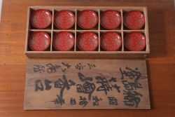 アンティーク雑貨　和製アンティーク　昭和十四年　輪島朱塗　桐蒔絵の木製香台10客セット