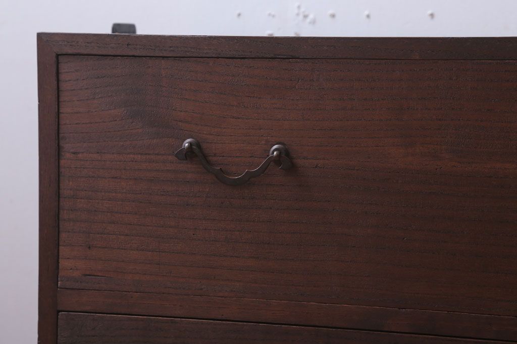アンティーク家具　和製アンティーク　シンプルな古い木製の箪笥ローボード(衣装箪笥)
