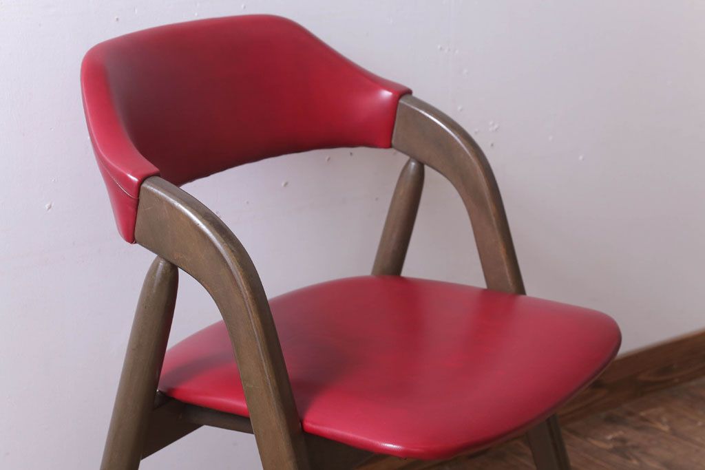 ヴィンテージ家具　ビンテージ　古い木のレトロなチェア(椅子)