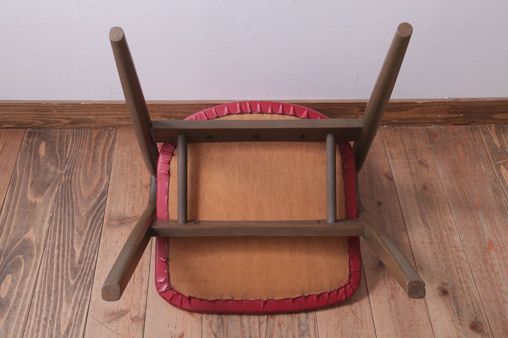 ヴィンテージ家具　ビンテージ　古い木のレトロなチェア(椅子)