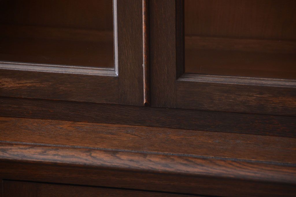 ビンテージ　神戸家具　優雅な重ねキャビネット(食器棚・収納棚)