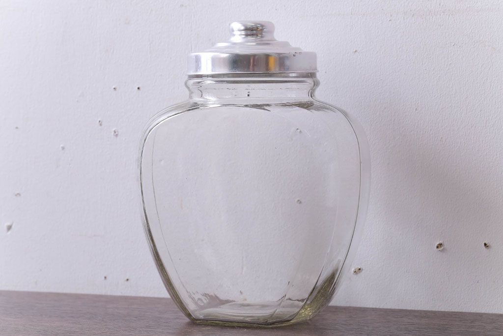 アンティーク雑貨　昭和レトロ　蓋付き!アンティークのガラス瓶(ビン)(1)
