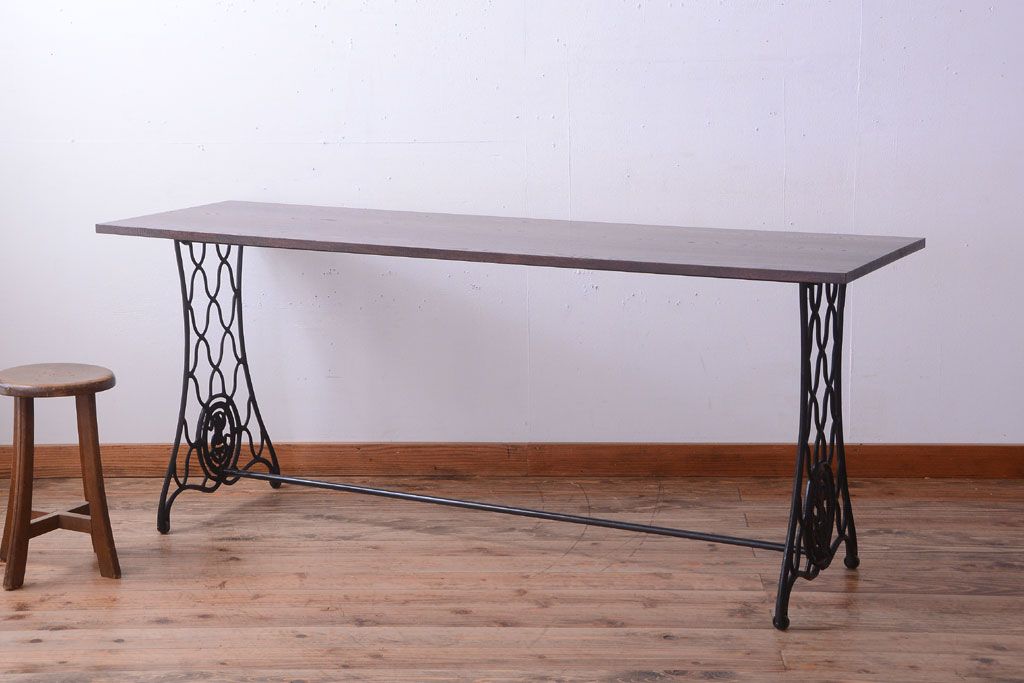 アンティーク　天板ナラ材!大ぶりなシンガーミシンリメイクテーブル(鉄脚テーブル・長テーブル)