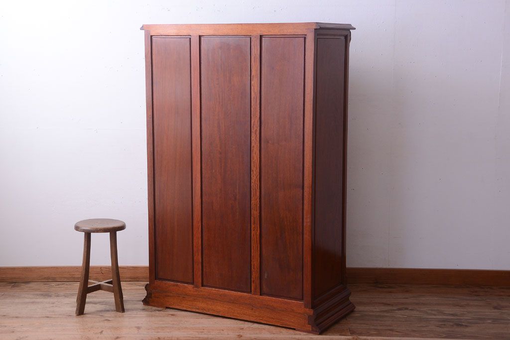 中古　高級品　彫刻が美しい唐木材のチェスト