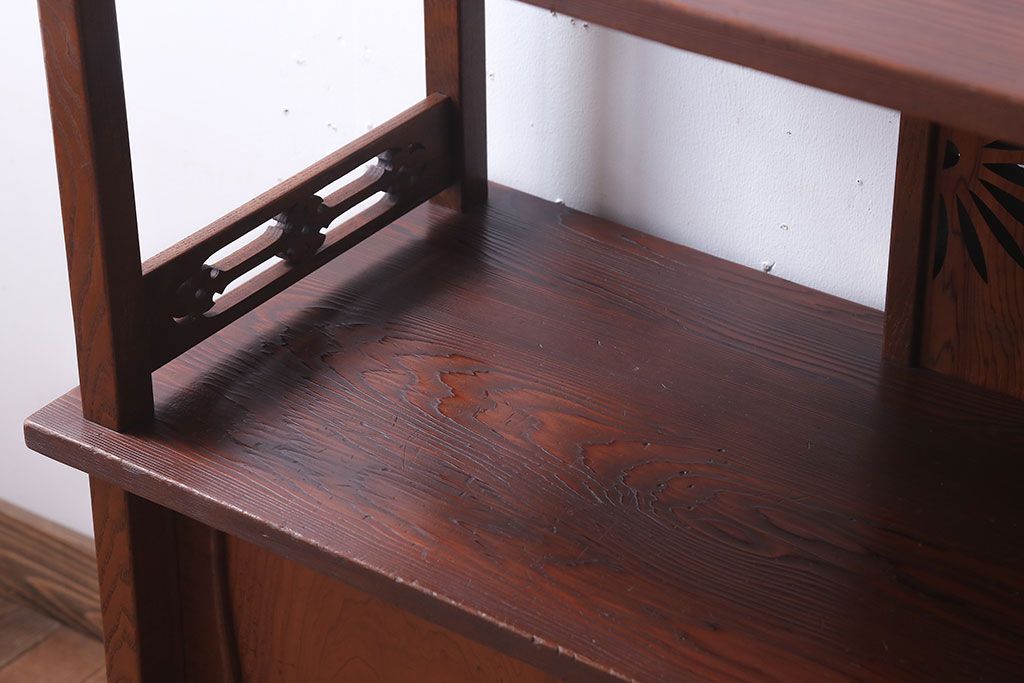 アンティーク家具　和製アンティーク　高級杉材!蒔絵が美しい茶棚(茶箪笥・飾り棚)