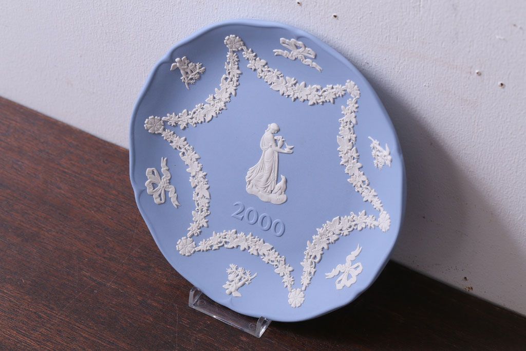 アンティーク雑貨　中古 イギリス Wedgwood(ウェッジウッド) ジャスパー 2000年イヤープレート