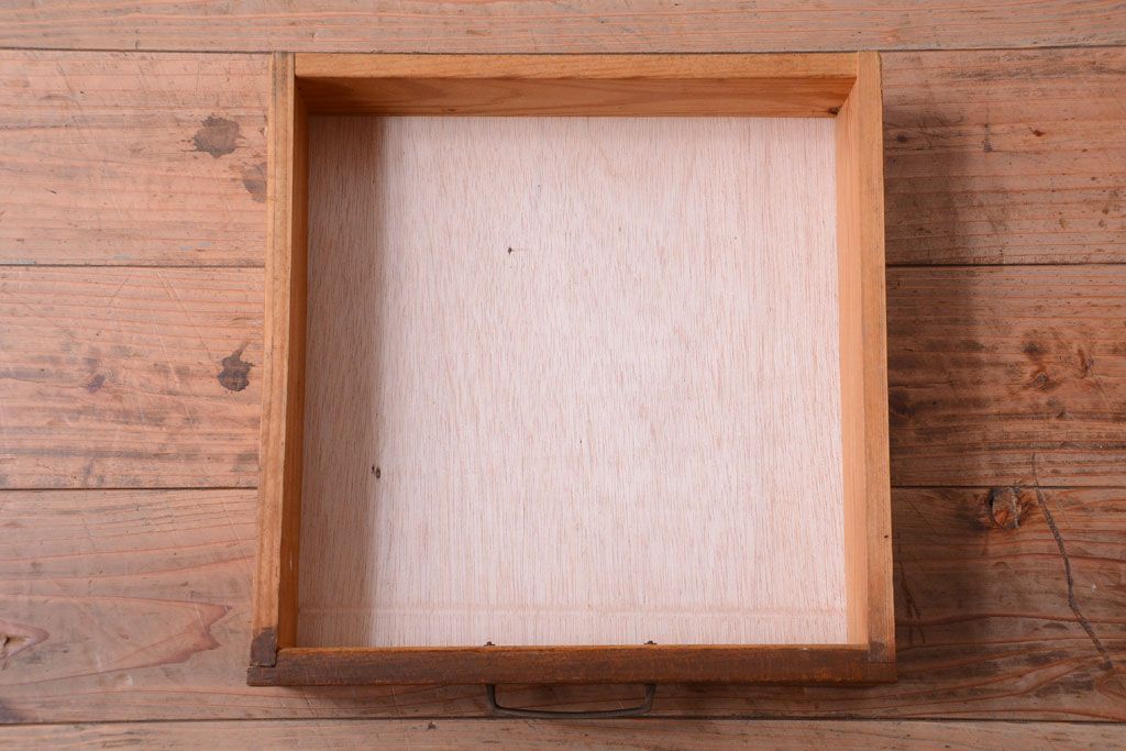 レトロ家具　昭和レトロ　小さなサイドテーブル(サイドキャビネット)