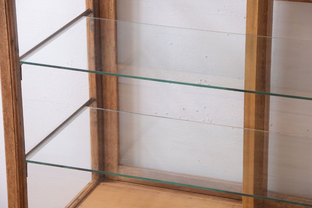 レトロ家具　昭和レトロ　古い木製のシンプルな脚付きガラスケース(ショーケース)(2)