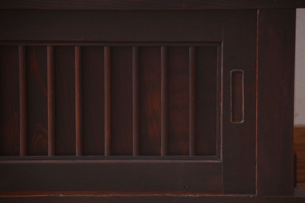 アンティーク家具　古民具・骨董　明治期　和モダンスタイル!上品な時代箪笥ローボード(水屋箪笥、テレビ台、キャビネット、収納棚)