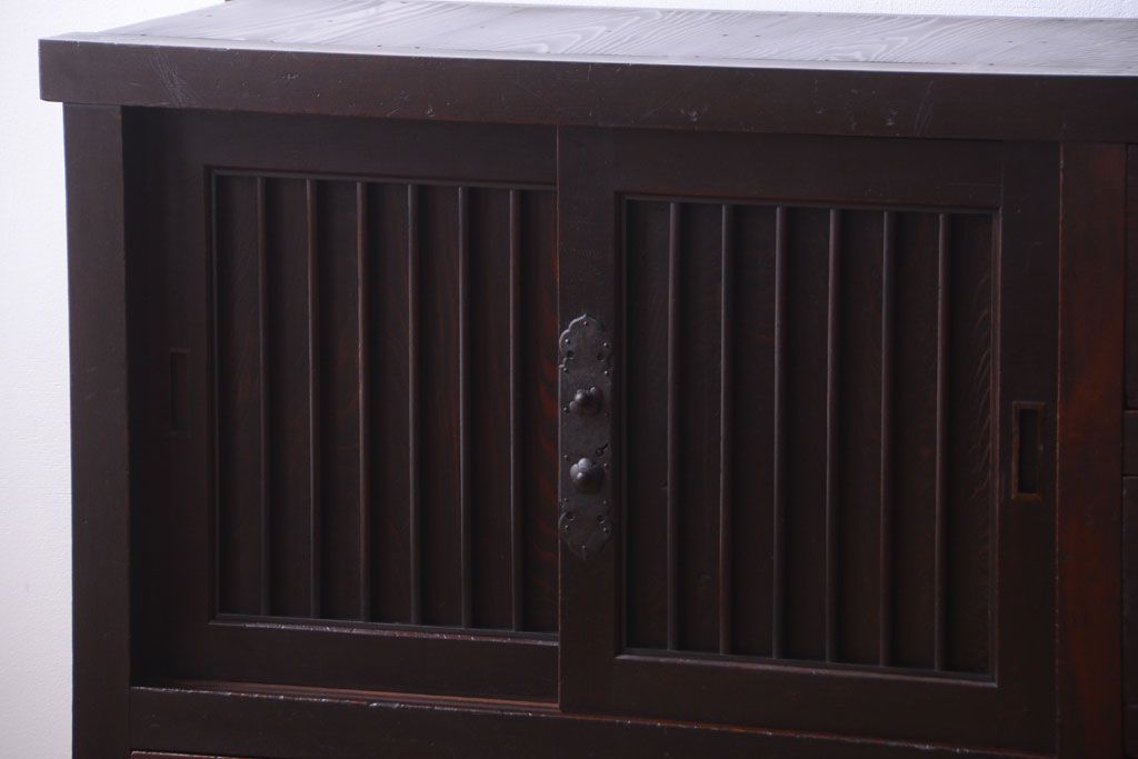 アンティーク家具　古民具・骨董　明治期　和モダンスタイル!収納箪笥ローボード(水屋箪笥、テレビ台、キャビネット、収納棚)(2)