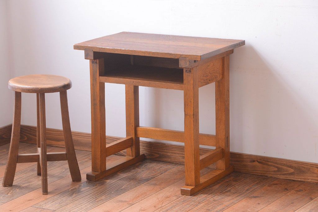 レトロ家具　昭和レトロ　古い学校の木製テーブル(平机)