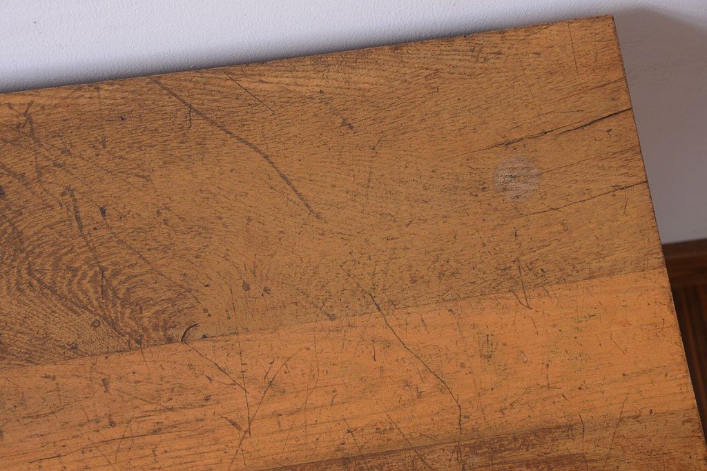 レトロ家具　昭和レトロ　古い学校の木製テーブル(平机)