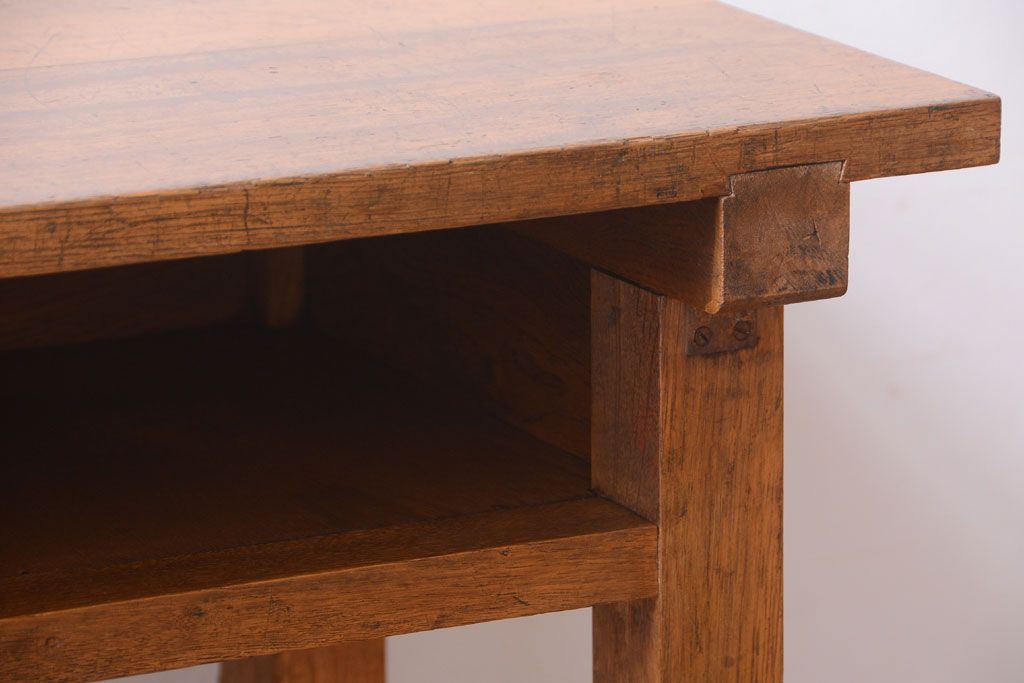 レトロ家具　昭和レトロ　古い学校の木製テーブル(平机)