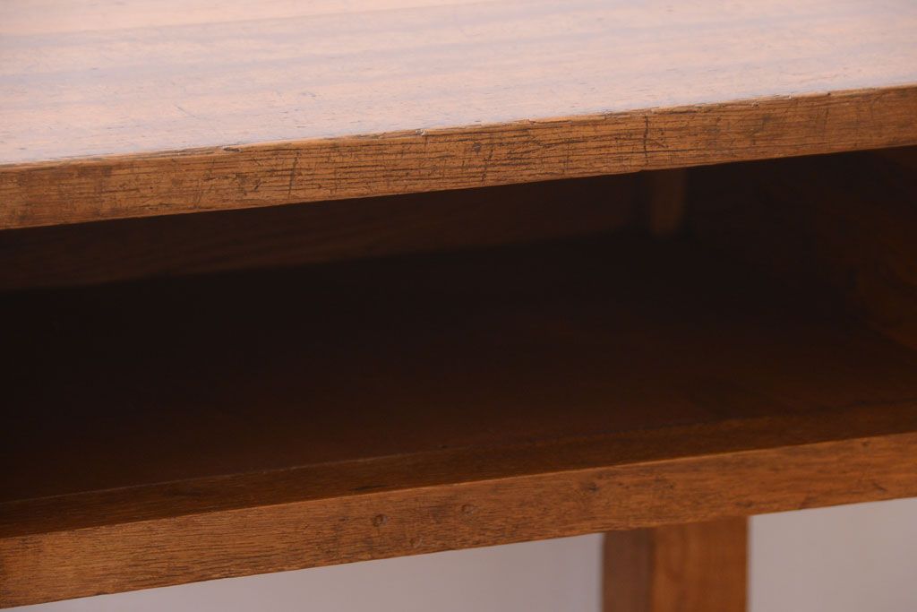 レトロ家具　昭和レトロ　古い学校の木製テーブル(平机)