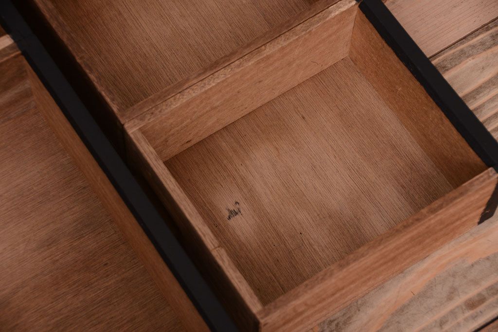 アンティーク家具　アンティークペイント　色ガラス入り!おしゃれなデザインのアンティーク本箱(ブックケース)