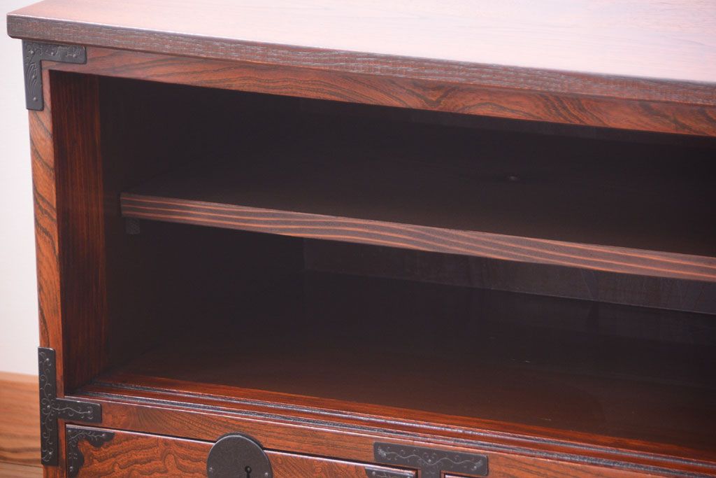 アンティーク家具　アンティーク　前面欅材!漆が綺麗な衣装箪笥ローボード(3)