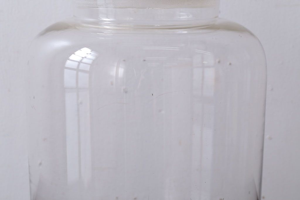 アンティーク雑貨　昭和レトロ　ガラス蓋のガラス瓶(2)