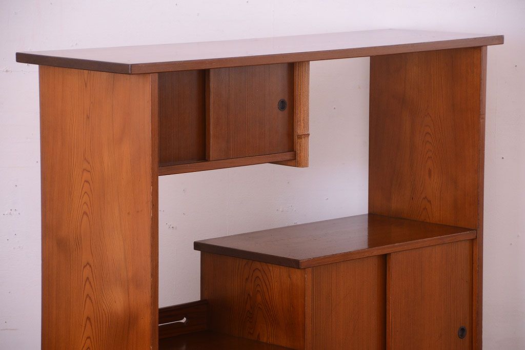 レトロ家具　昭和レトロ　古い木製のシンプルな飾り棚(茶棚)