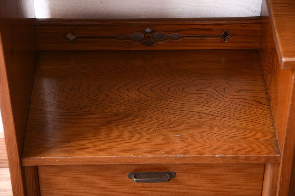 レトロ家具　昭和レトロ　古い木製のシンプルな飾り棚(茶棚)