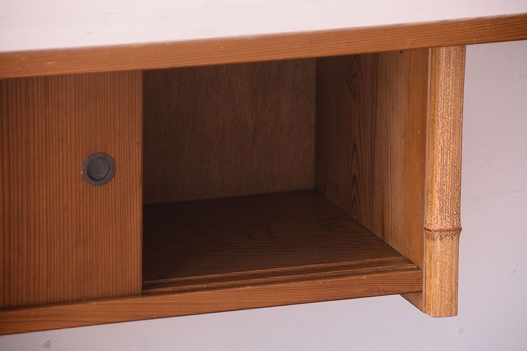 レトロ家具　昭和レトロ　古い木製のシンプルな飾り棚(茶棚)
