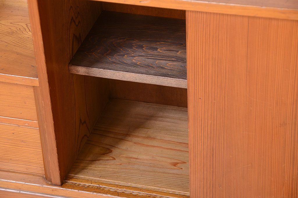レトロ家具　昭和レトロ　古い木製のシンプルな飾り棚(茶棚)