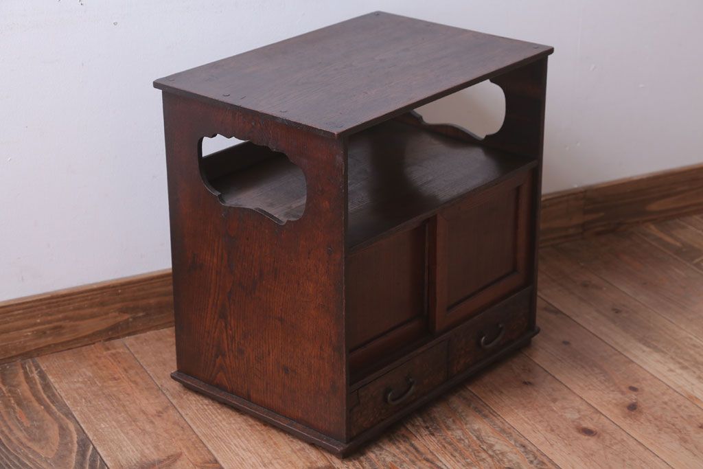 アンティーク家具　和製アンティーク　古い木の小ぶりな茶棚(収納棚)