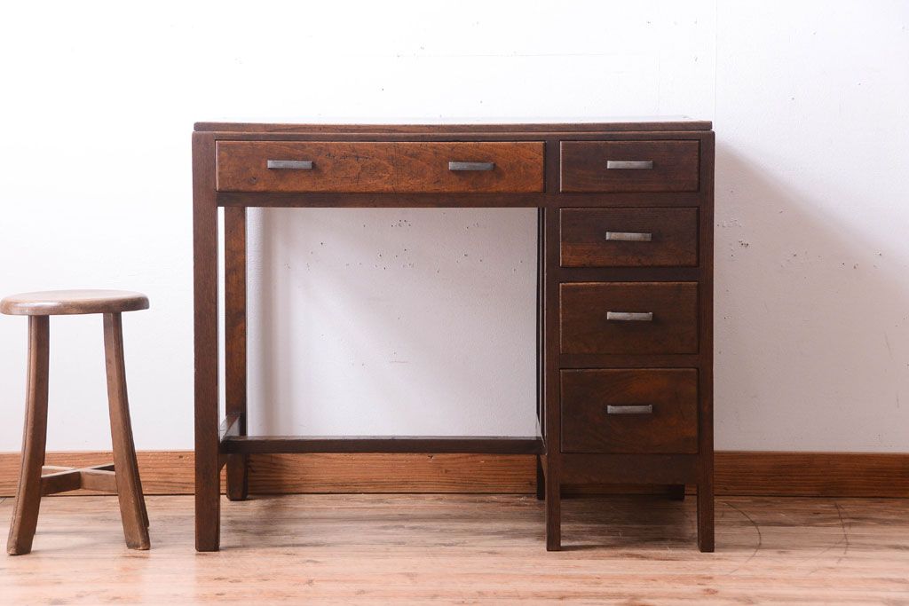 レトロ家具　昭和レトロ　古い木製のシンプルなアンティーク片袖机(1)