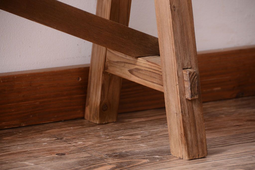 アンティーク家具　アンティーク　古い木味のシンプルな木製ベンチ