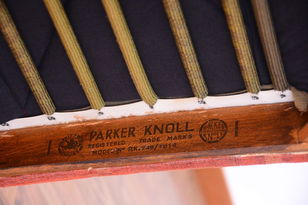 ヴィンテージ家具　イギリスビンテージ　Parker Knoll(パーカーノール)　おしゃれなラブソファ(2人掛けソファ)