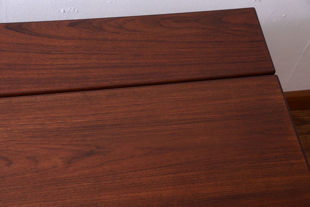 ヴィンテージ家具　北欧ビンテージ　チーク材のセンターテーブル(エクステンションテーブル)