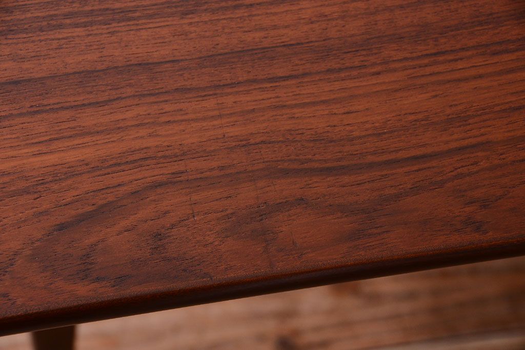 ヴィンテージ家具　北欧ビンテージ　チーク材のセンターテーブル(エクステンションテーブル)