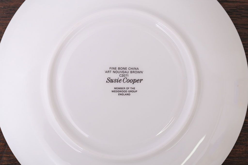 イギリスビンテージ　Susie Cooper(スージークーパー)　ART NOUVEAU(アールヌーボー)シリーズ　ブラウン　カップ&ソーサー3客セット(1)(洋食器)
