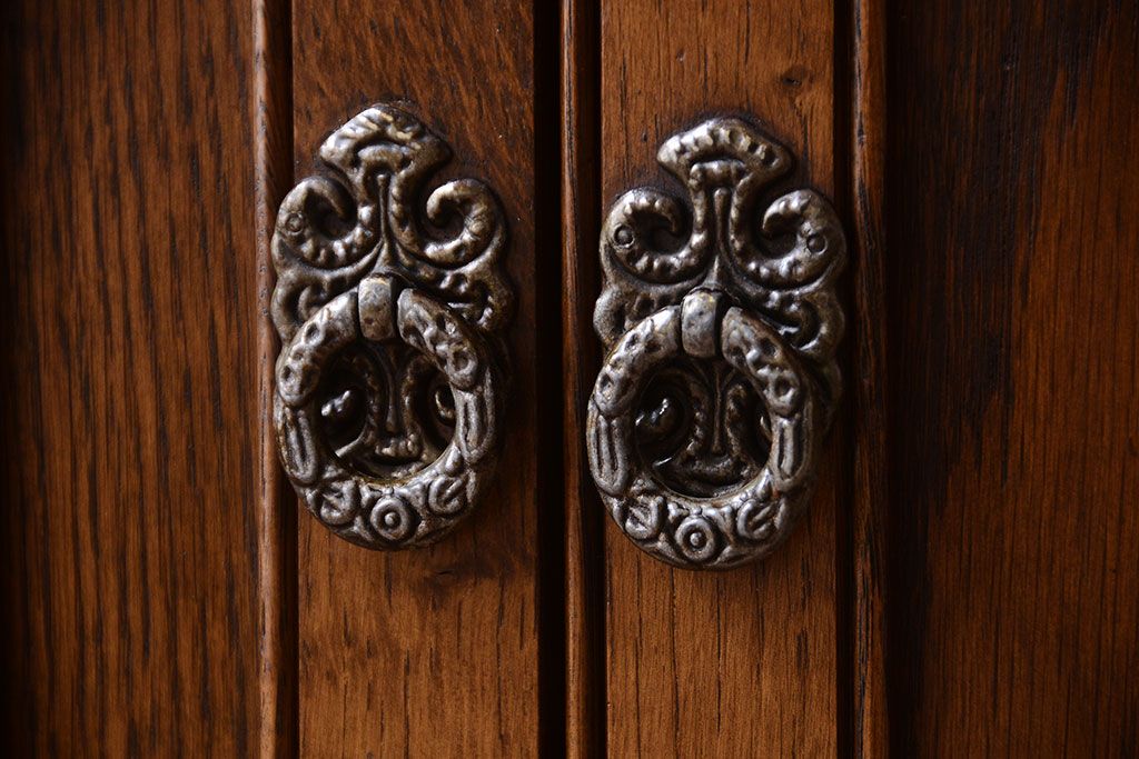 ヴィンテージ家具　イギリスビンテージ　Old Charm(オールドチャーム)　シェルフキャビネット(収納棚・本棚)