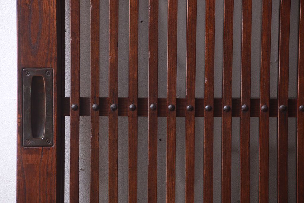 古民具・骨董　総欅　裏ガラス入りのアンティーク格子蔵戸(玄関戸)