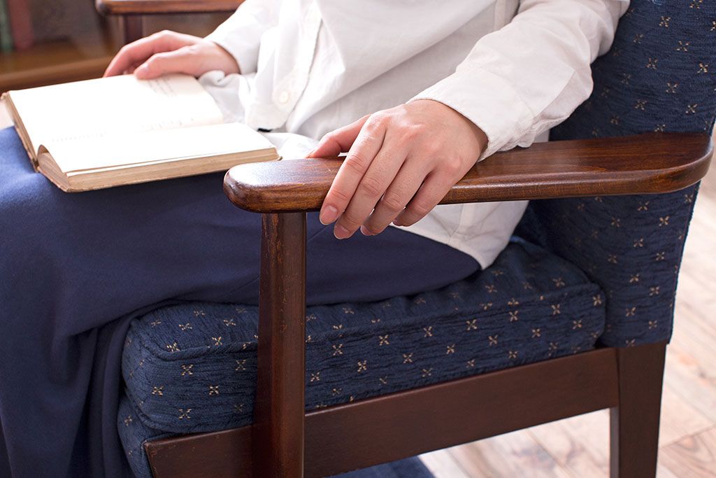 ヴィンテージ家具　イギリスビンテージ　Parker Knoll(パーカーノール)　おしゃれなアームチェア(2)