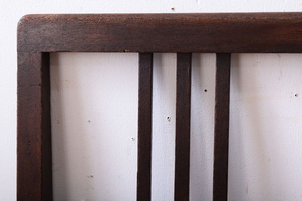 アンティーク家具　古い木のシンプルなアンティークチェア(椅子)
