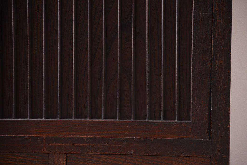 アンティーク家具　前面欅材　古民具・骨董　アンティークの小さな水屋箪笥(戸棚)