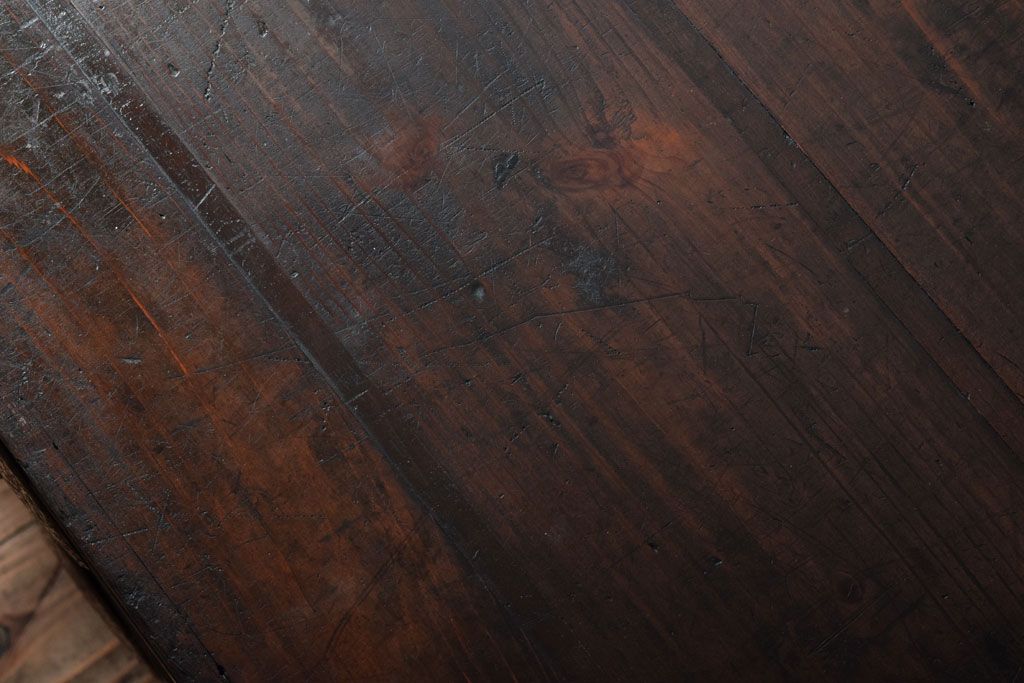 アンティーク家具　丸金具付き　シンプルな和製アンティーク衣装箪笥(時代箪笥ローボード)