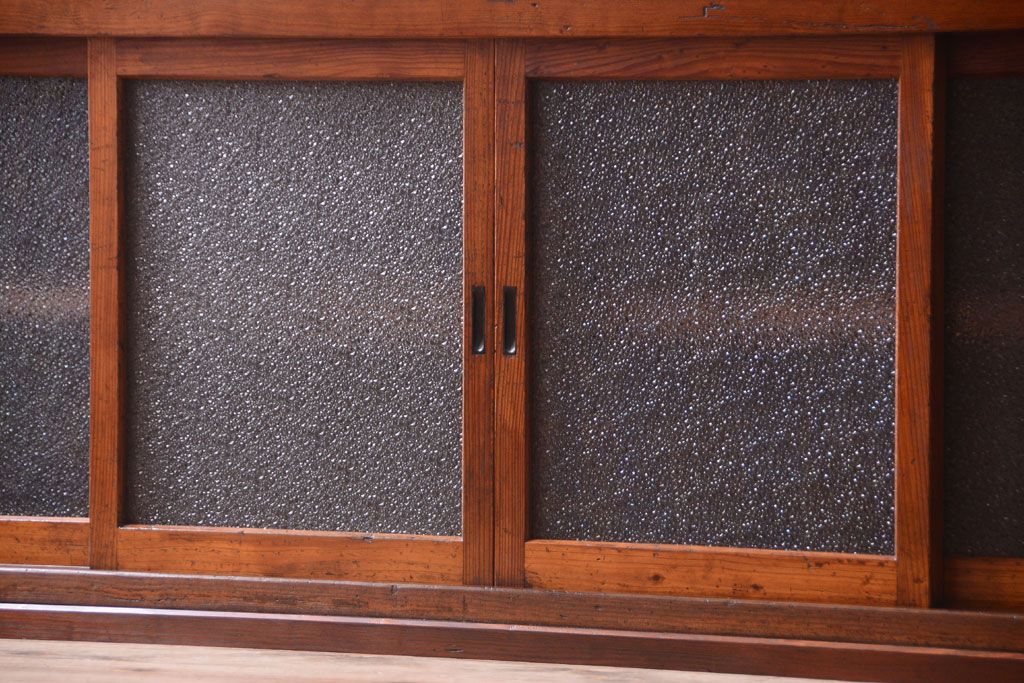 ダイヤガラス!ナラ材天板のリメイク品　アンティークのカウンターテーブル(収納棚・戸棚)