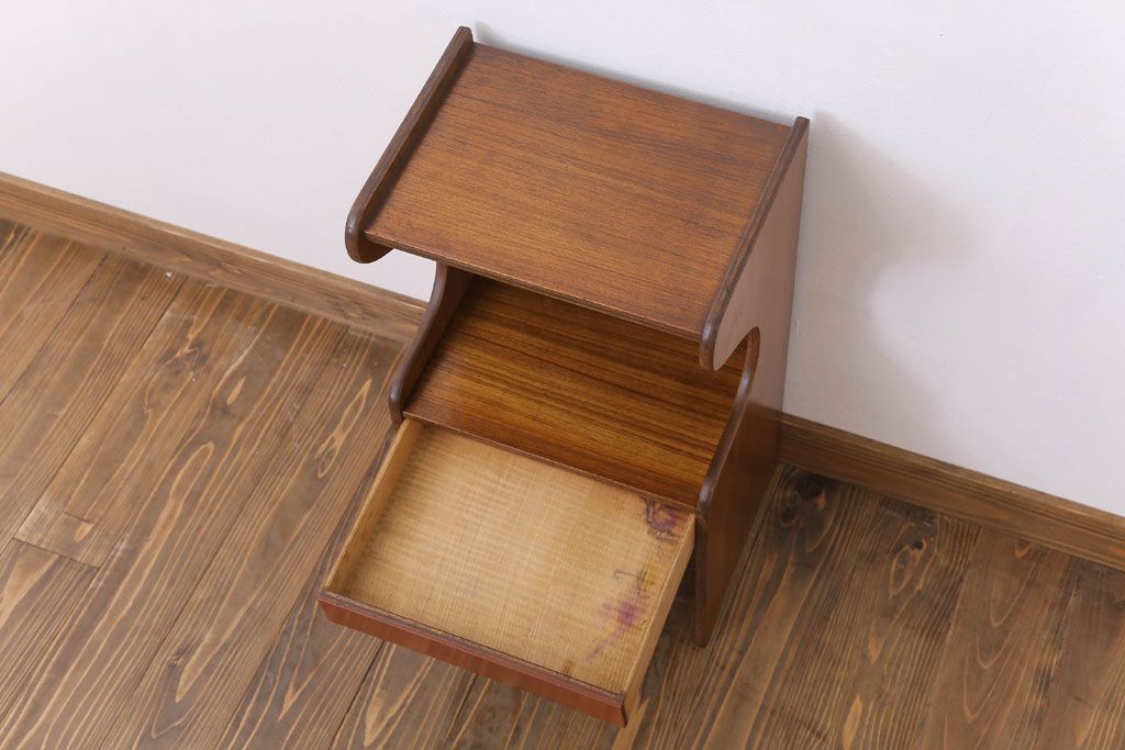 レトロ家具　昭和レトロ　小ぶりなサイドテーブル(電話台)