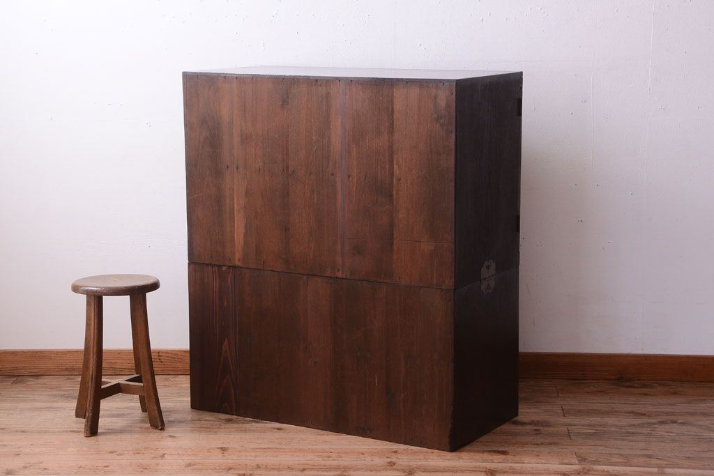 アンティーク家具　三方栗材!古い木製のシンプルな観音箪笥(衣装箪笥)