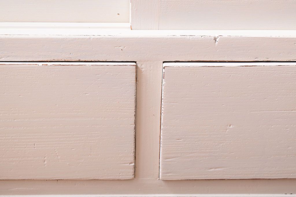 アンティーク家具　アンティークペイント　引き出し付き!気泡・すりガラス入りのおしゃれな戸棚(収納棚)(2)
