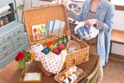 中国　古玩　大明萬暦年製　赤絵　龍図　香炉(香爐、三つ足)(R-062599)